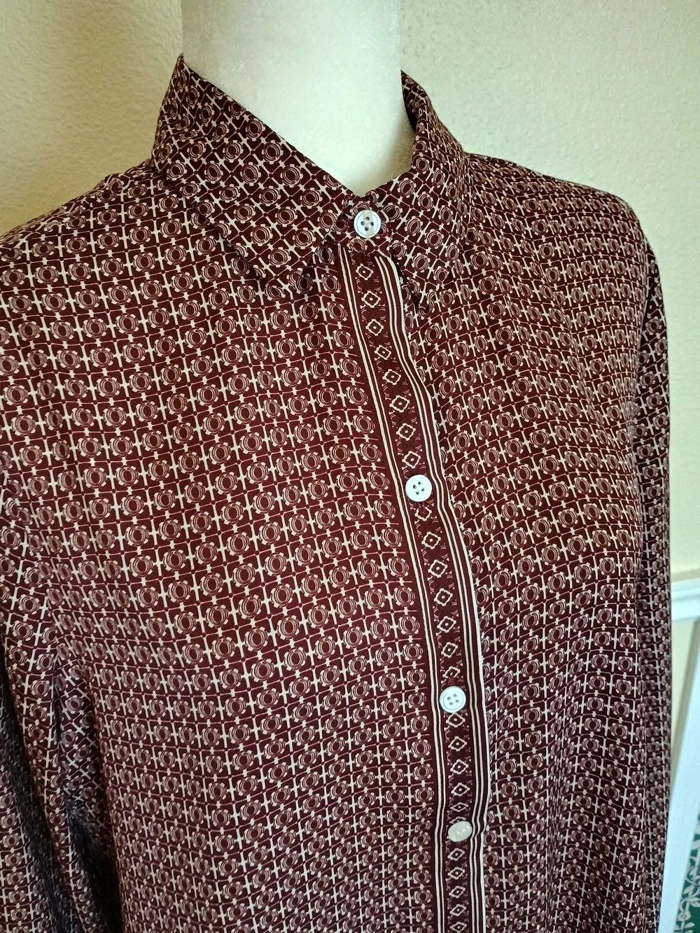Max Studio Burgundy Geometric Button-Front Blouse - Picture 2 of 8